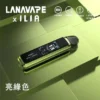 LANA × ILIA JETMAX 聯名主機｜1.47吋全彩螢幕 1200mAh續航 側注油電子煙主機 台灣現貨【買1贈煙油】